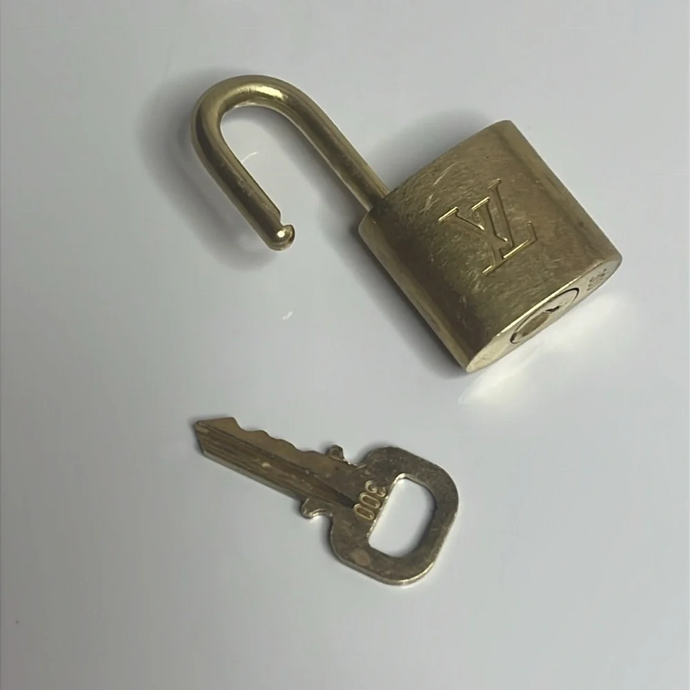 Louis Vuitton Padlock & Key #300
